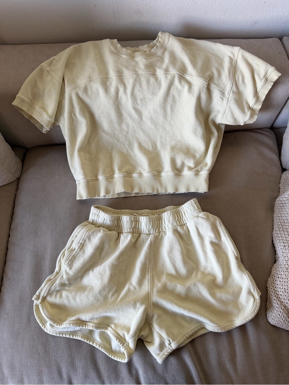 Madewell Pale Yellow Lounge Sweatshorts with Drawstring